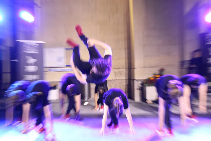 K.I.F Crew — Acrobaties